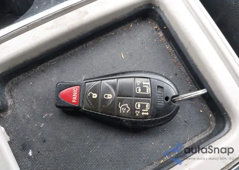 2013 Chrysler Town & Country Touring from USA, damaged, VIN 2C4RC1BG5DR797386